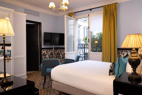 room detail thumbnail 1