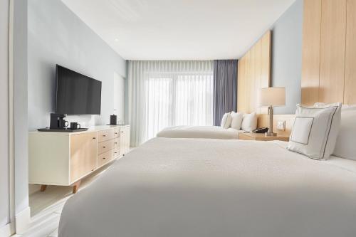 2 queen beds