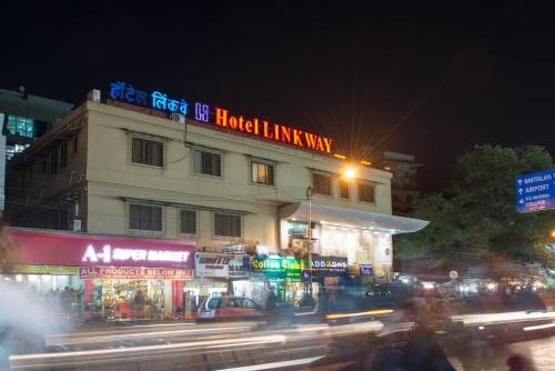 商店, 靈崴酒店 (Hotel Linkway) in 卡爾