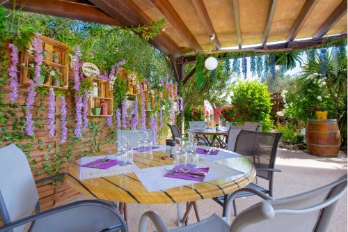 Les Pins Blancs en Provence in Les Arcs