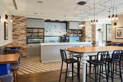 Residence Inn by Marriott Tower Bridge - image 3