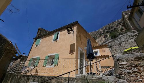 La maison du mulet - Location saisonnière - Saint-Saturnin-lès-Apt