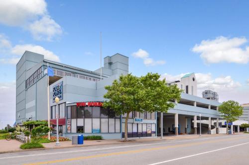 Four Points by Sheraton Virginia Beach Oceanfront