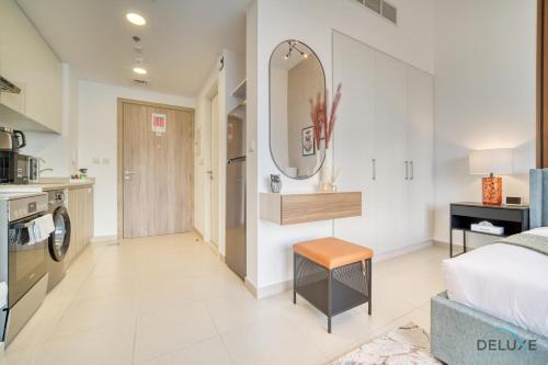 Sleek Studio at UNA Town Square Dubailand by Deluxe Holiday Homes, Дубай (фото 3)