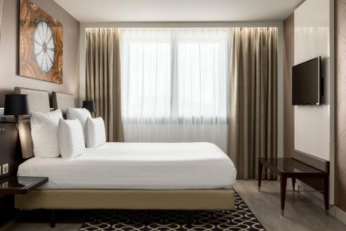 AC Hotel Paris Porte Maillot by Marriott - main image