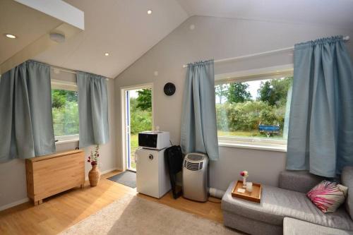 Cottage for visiting sea, city, forest in Holm