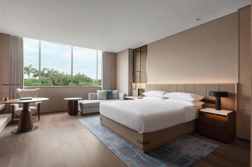 1 king bed, 1 sofa bed