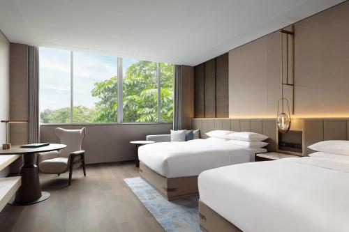 1 queen bed