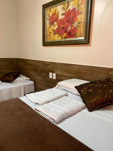 1 double bed, 1 twin bed