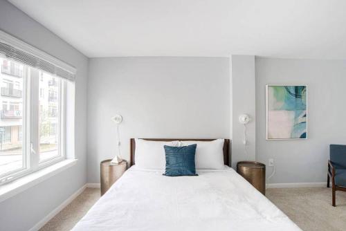 CozySuites l 2BR Loft, Monument Circle, Indy