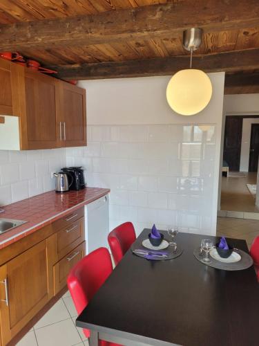 virtuve, Chez Catharina Oldtimer B&B in Levoncourt