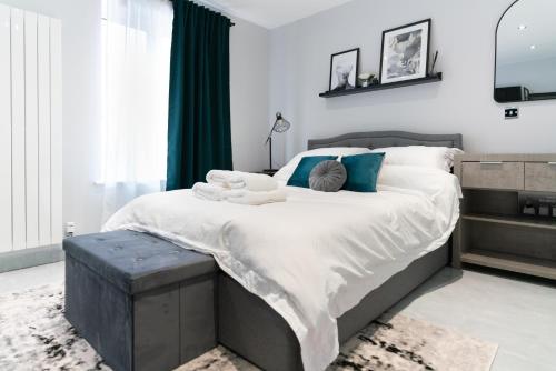 Canary Wharf O2 Deluxe Ensuite Rooms - image 2