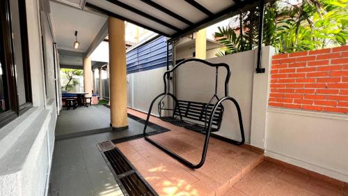 Facilities, YB Guest House 4 Bilik 5 Katil in Pantai Teluk Mak Nik