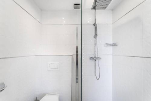 Opera Luxury Studio Apartment - image 10