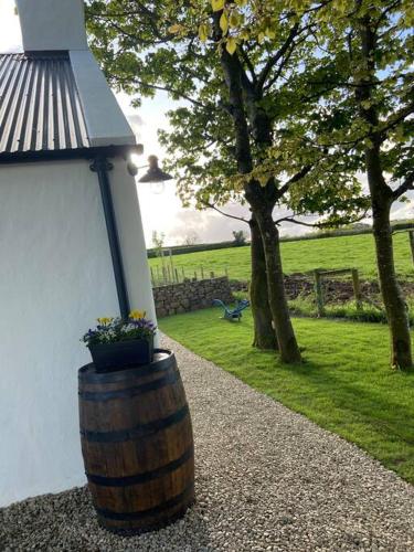 FARM STAY THE GLEBE COTTAGE KILREA