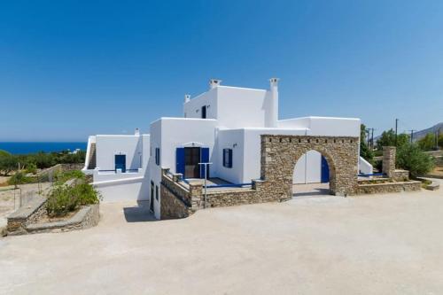 Dream Inn Paros, private pool in Parasporos