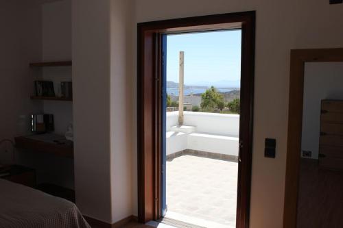 Dream Inn Paros, private pool in Parasporos