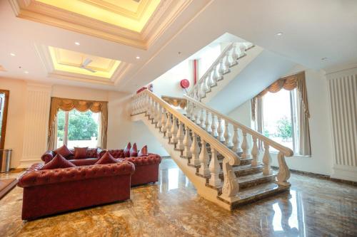 Lobby, Hotel Utsav Square in Latur
