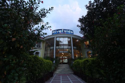 Riverside Resorts