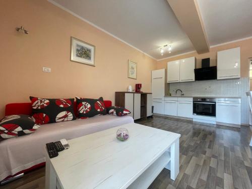 Apartments Duje Ribnica