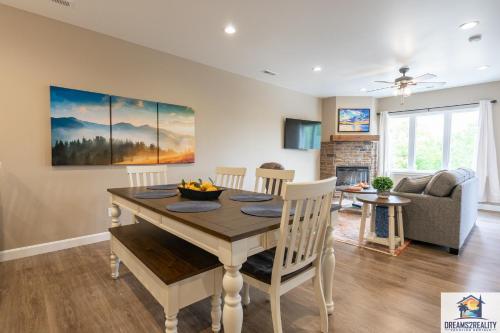 New Build - Walk-In 3BR Condo with Arcade Game - FREE TICKETS INCLUDED - FHG-207, Branson