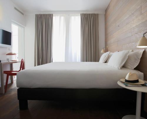 9Hotel Opera - image 11