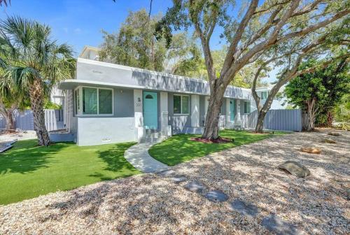 Las Olas 1BR Pool Free Parking Walk to Beach & Restaurants 2