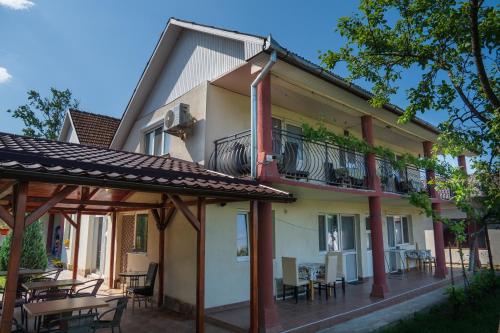 ทัศนียภาพภายนอกโรงแรม, Denisa & Rares in บอรส์