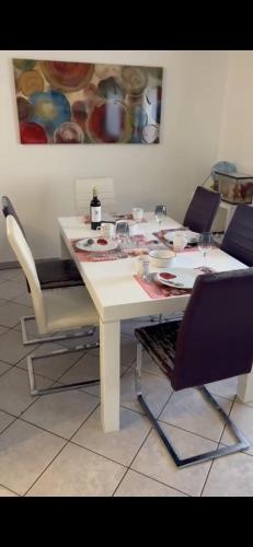 Large Room Free Parking 10mins to Luxembourg Airport Excellent Customer Service