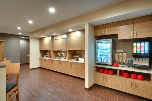 TownePlace Suites by Marriott Clovis - image 11