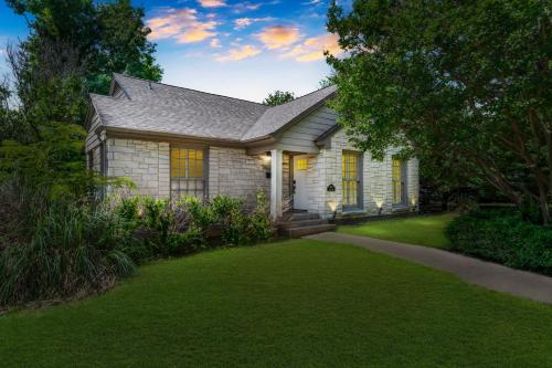 Sunset House - Luxury Pool and Hot Tub Retreat, Dallas (fotografie 6)