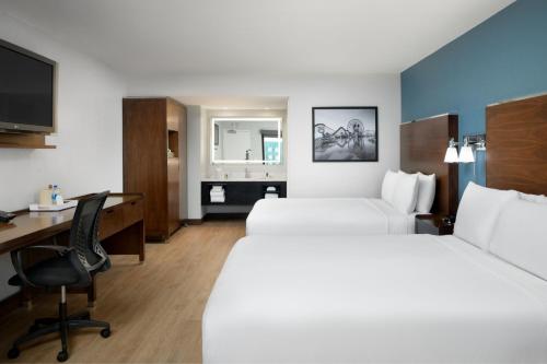 Four Points by Sheraton Anaheim - image 10
