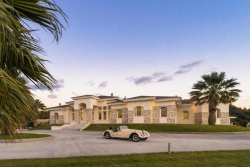 Crown Royal Luxury Villa Estates