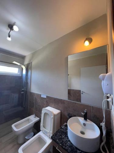 Deluxe Triple Room image 2