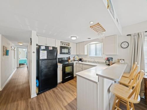 Island North 14C - 2nd row stunner! Relax in comfort after your days in the sun condo detail