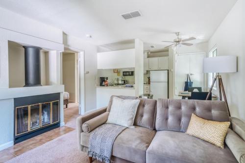 . Furnished 1BR in Walnut Creek Pool Pet-Friendly