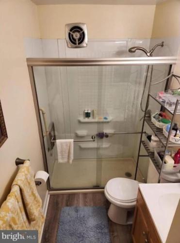 Quiet 2 Bedroom Apartment Condo in the Hampden / Medfield area few minutes to Downtown - Emerald Elite in Baltimore, USA