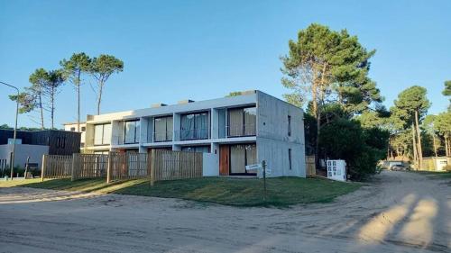 Duplex Pinamar norte frente al bosque