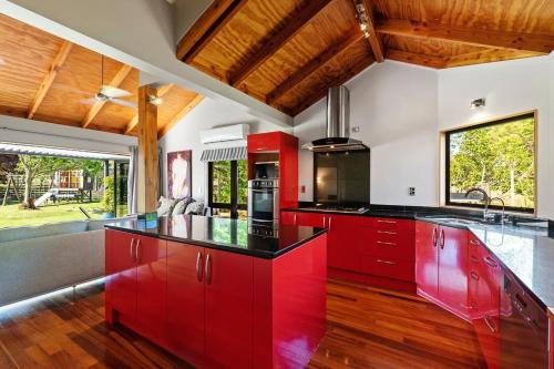 المرافق, Lascelles Escape in سيبفرديل