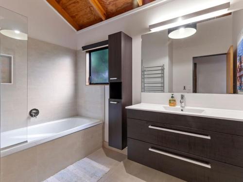 حمام, Lascelles Escape in سيبفرديل