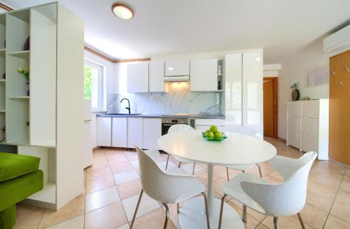 廚房, Apartments Adria Danka in 克爾克