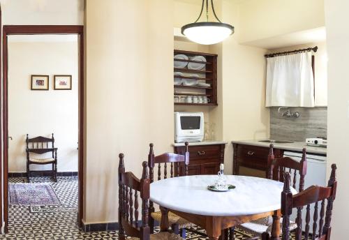 Palazzo Arhontiko Apartments Set in a prime location of Crete Island, Palazzo Arhontiko Hotel Apartments puts everything the city has to offer just outside your doorstep. The hotel has everything you need for a comfortable stay. 