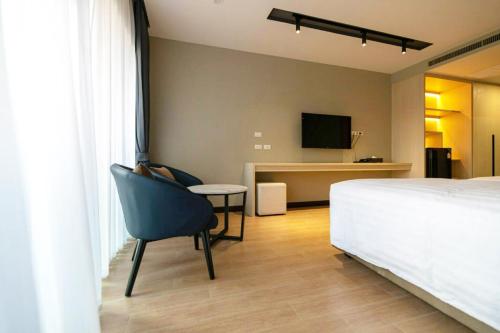 room detail thumbnail 1