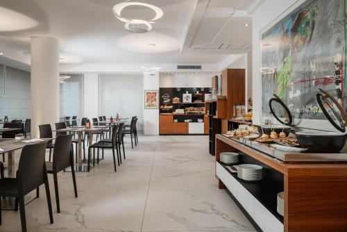 Dan Hotel - main image