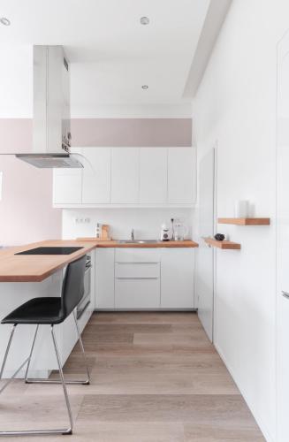 Prague Days - Minimalist Flat - Trendy Karlin, Прага (фото 4)