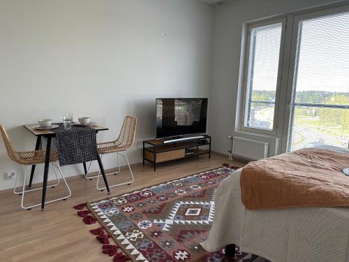 Near center w/ smart-TV, tram stop and gym visit