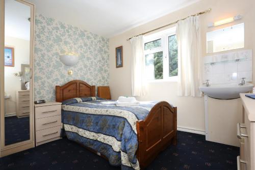 Dorset Hotel Isle of Wight - image 2