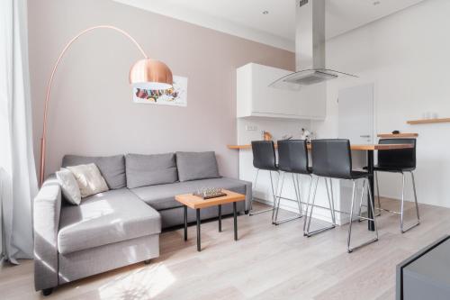 Prague Days - Minimalist Flat - Trendy Karlin, Прага (фото 7)
