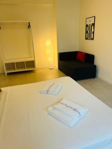 One-Bedroom Apartment image 5