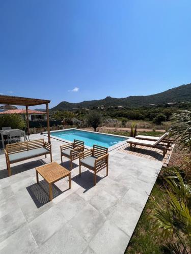 Casa Agatha : Villa avec piscine - Location, gîte - Figari